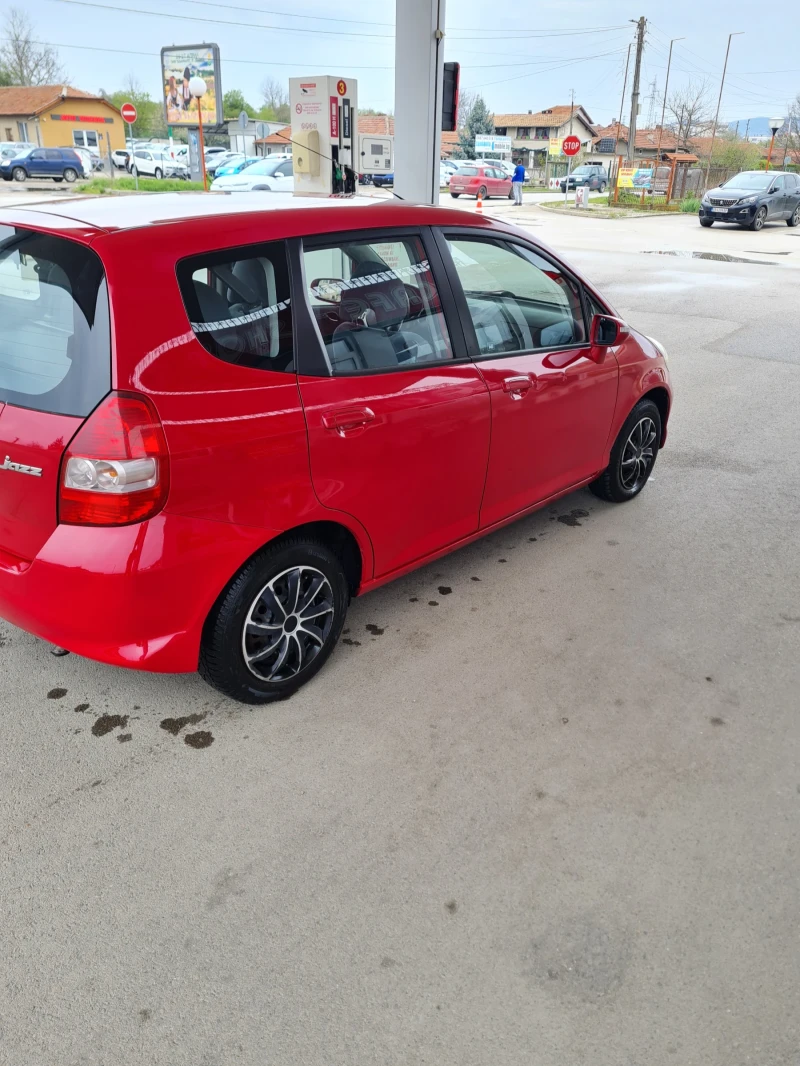 Honda Jazz 1.4куб. 87к.с.2006г. Фейстлифт , снимка 3 - Автомобили и джипове - 49911400