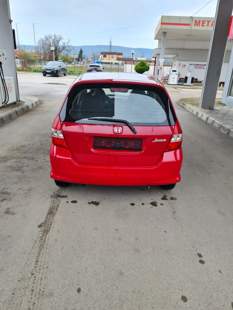 Honda Jazz 1.4куб. 87к.с.2006г. Фейстлифт , снимка 2 - Автомобили и джипове - 49911400