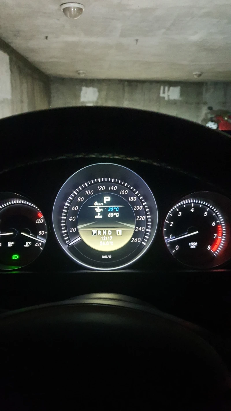 Mercedes-Benz C 200, снимка 13 - Автомобили и джипове - 52319830