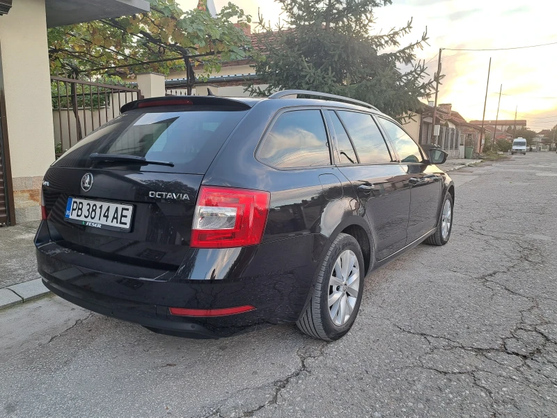 Skoda Octavia 1.6 , снимка 4 - Автомобили и джипове - 52249082