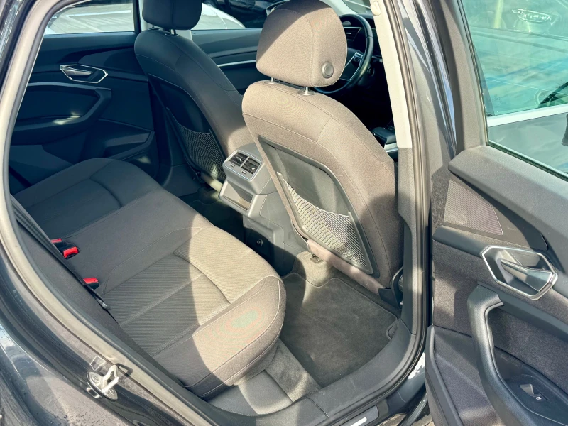 Audi E-Tron 50 Quattro* Sportback, снимка 12 - Автомобили и джипове - 52389416