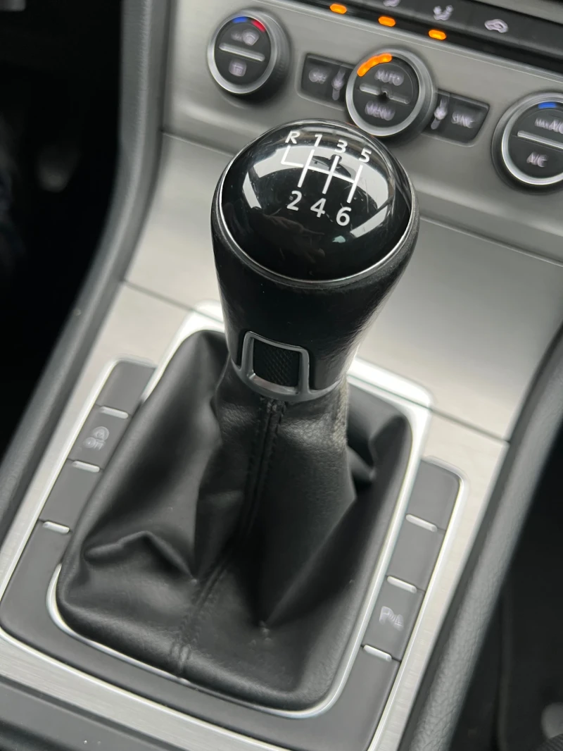 VW Golf NAVIGATION KLIMATE CONTROL, снимка 16 - Автомобили и джипове - 53080416