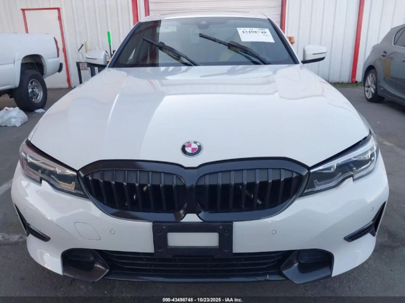 BMW 330 2l I, снимка 12 - Автомобили и джипове - 53215594