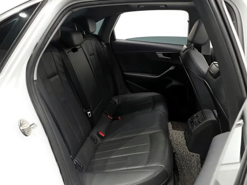 Audi A4 2.0 Tdi Premium, снимка 12 - Автомобили и джипове - 53675176