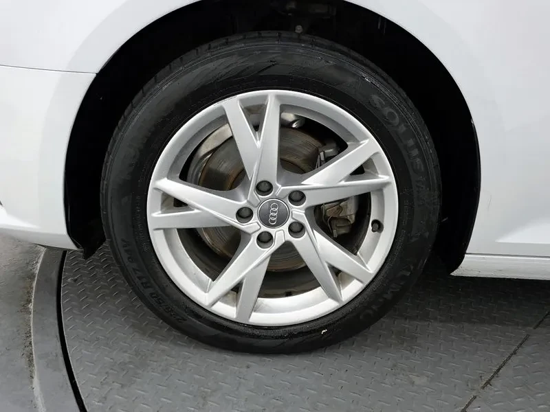 Audi A4 2.0 Tdi Premium, снимка 5 - Автомобили и джипове - 53675176