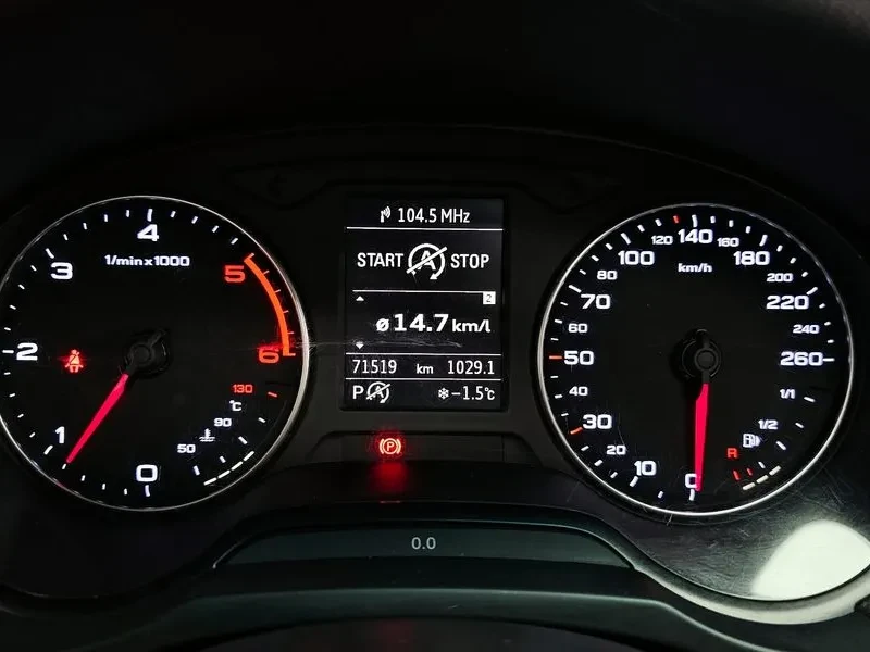 Audi A3 1.6 TDI, снимка 16 - Автомобили и джипове - 54971505