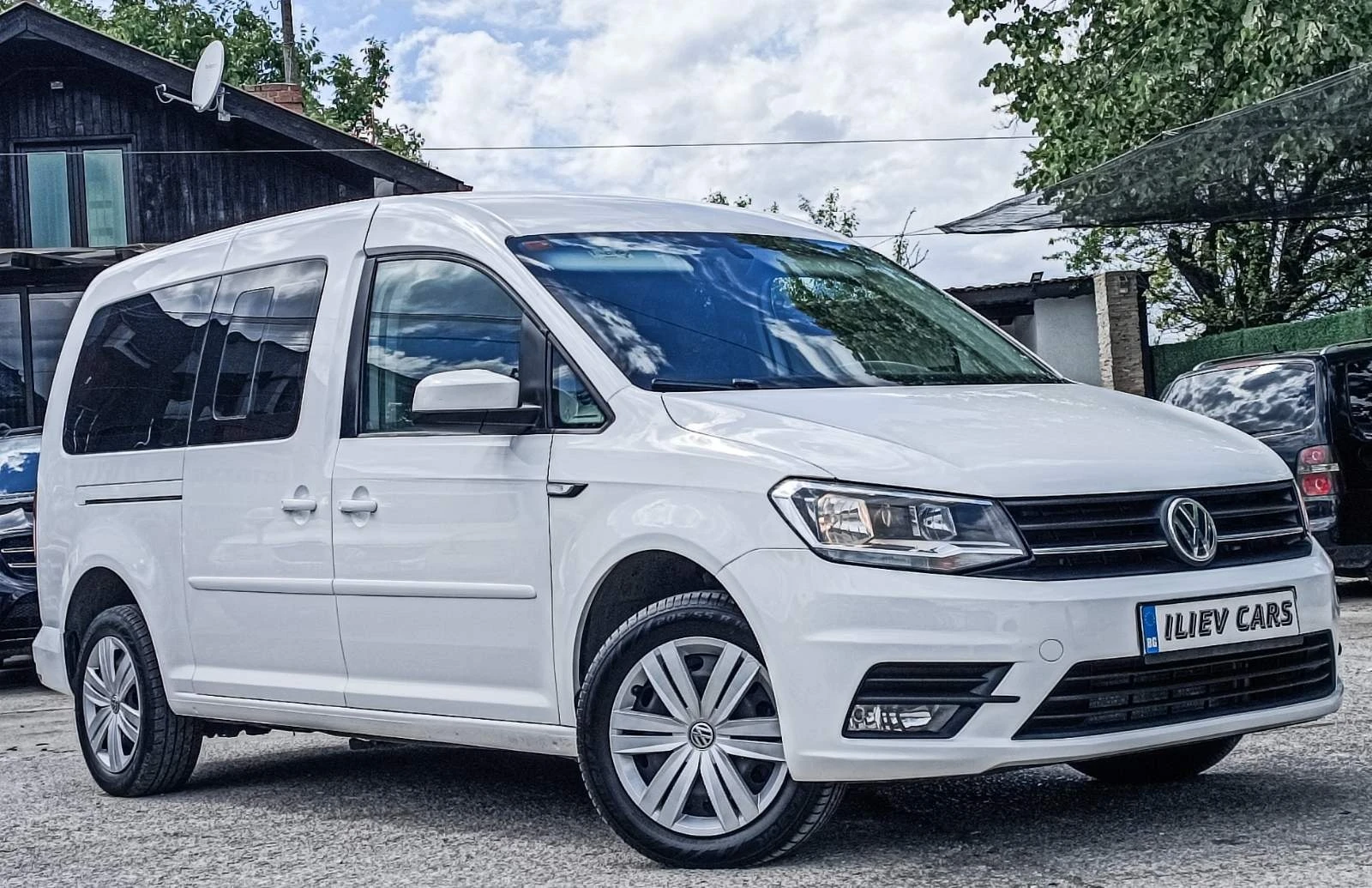 VW Caddy 2.0TDI MAXI 5 МЕСТЕН - изображение 3