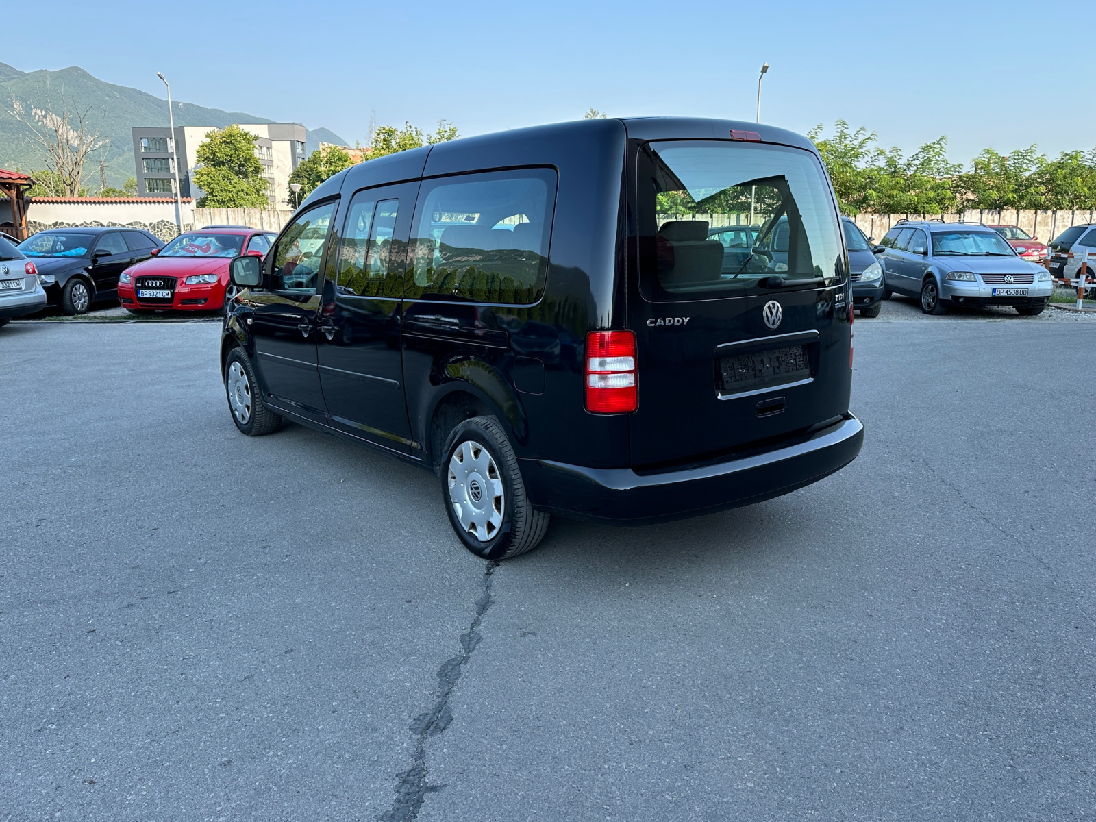 VW Caddy MAXI-1.6TDI  - изображение 7