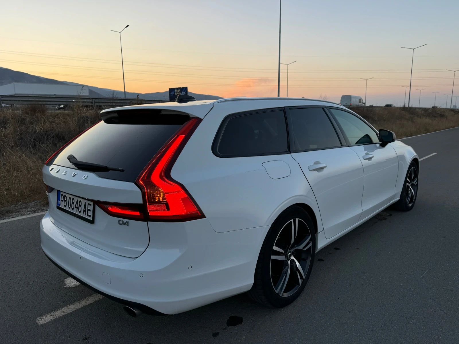 Volvo V90 D4 190к.с FULL - изображение 4