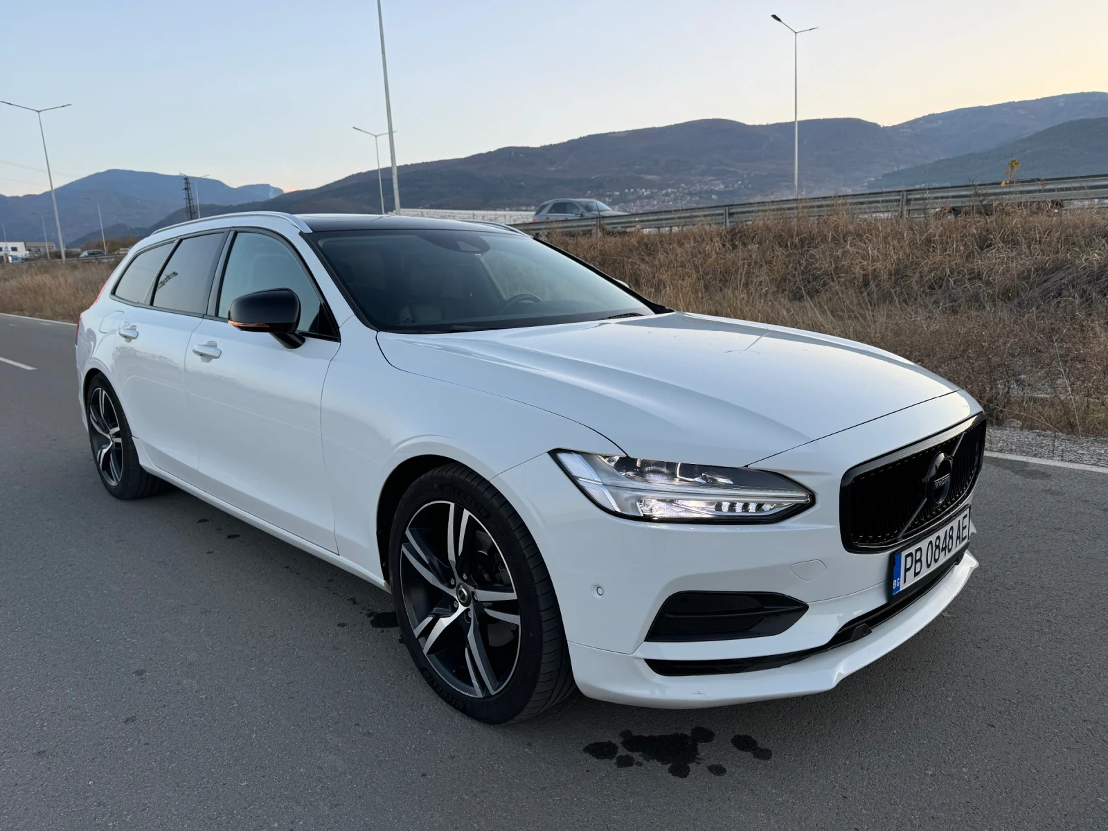 Volvo V90 D4 190к.с FULL - изображение 3