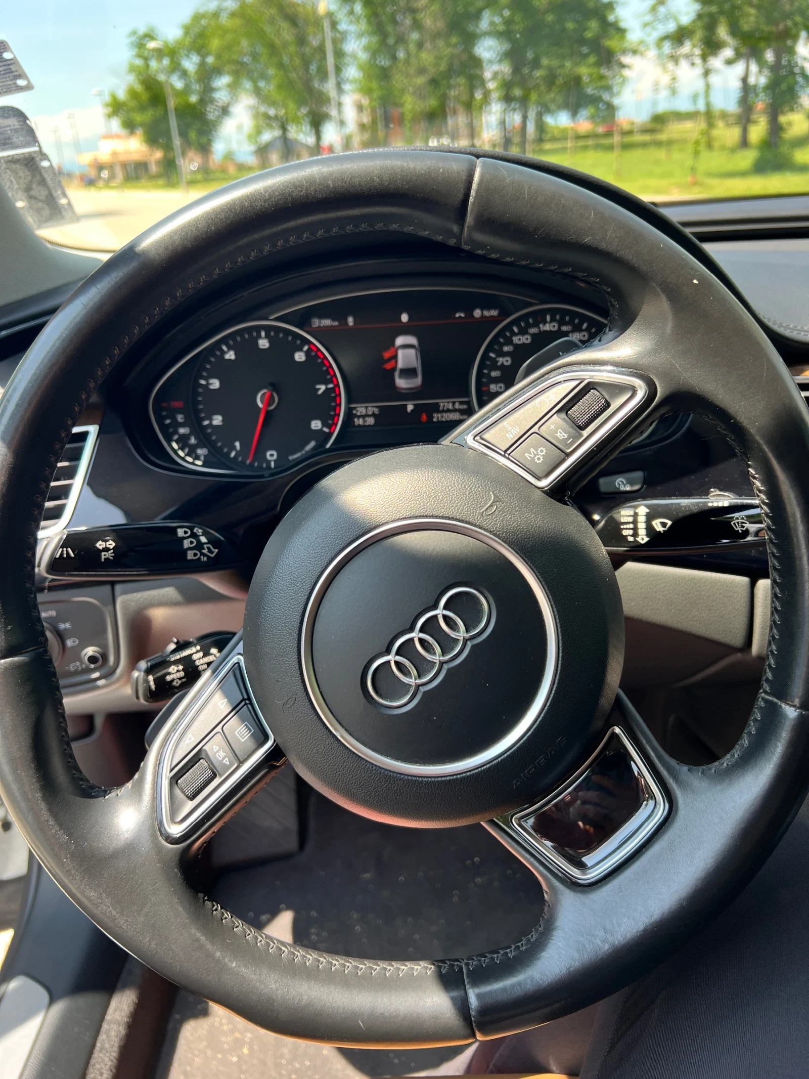 Audi A8 4000 Бензин - изображение 9