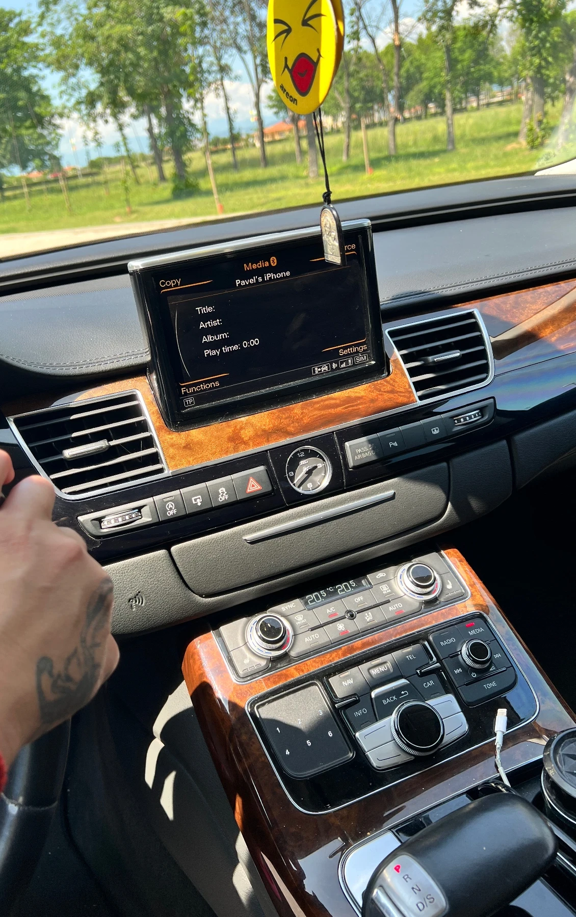 Audi A8 4000 Бензин - изображение 8