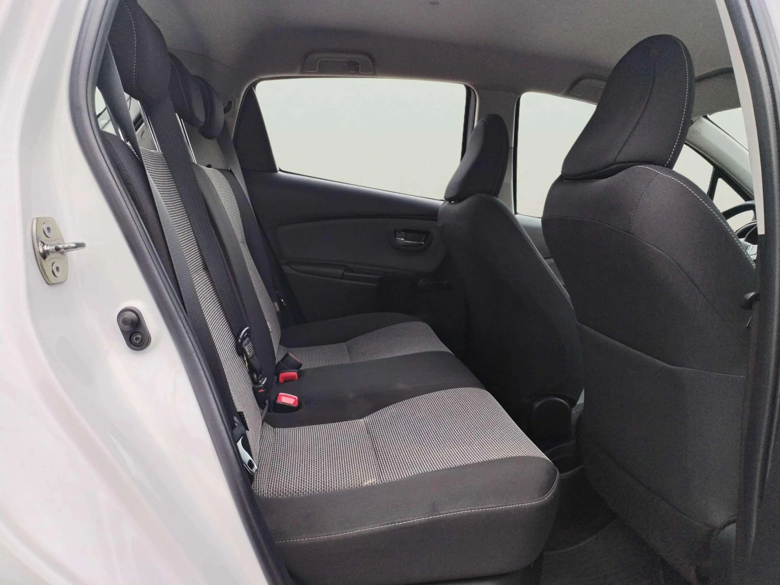 Toyota Yaris 1, 5 VVT - изображение 10