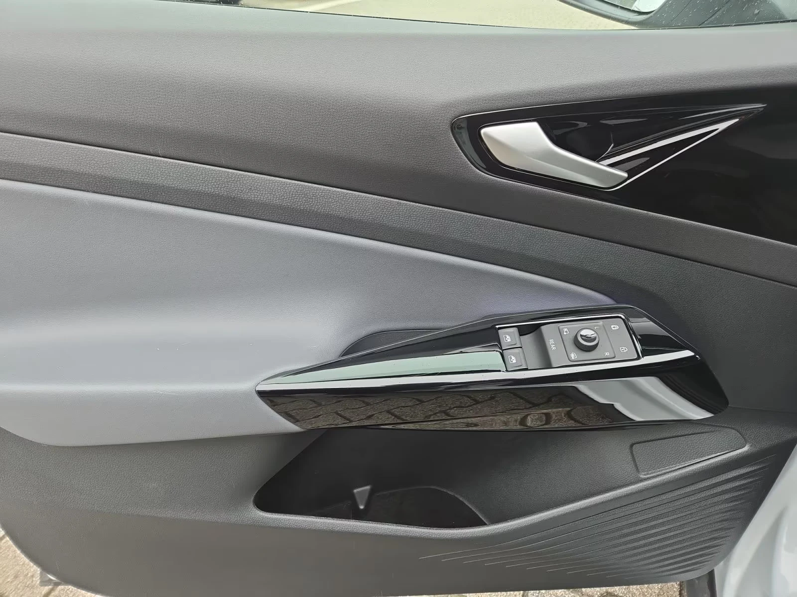 VW ID.4 PURE/170HP/NAVI/ACC/MATRIX/DIGI/L.ASSIST/537g | Mobile.bg   12