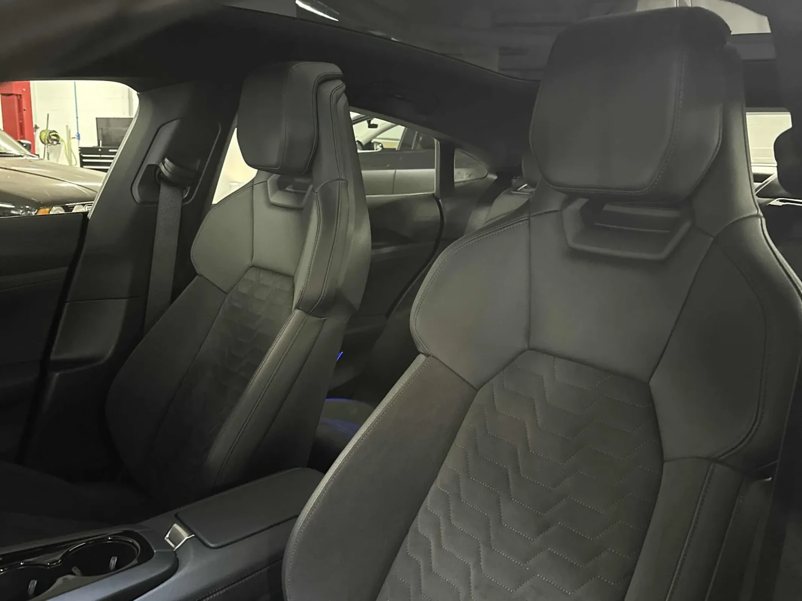 Audi E-Tron GT * CARFAX *    | Mobile.bg   6