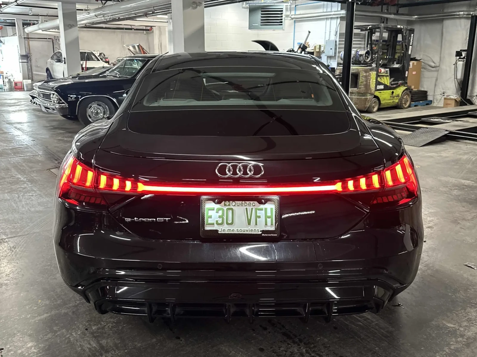 Audi E-Tron GT * CARFAX *    | Mobile.bg   5