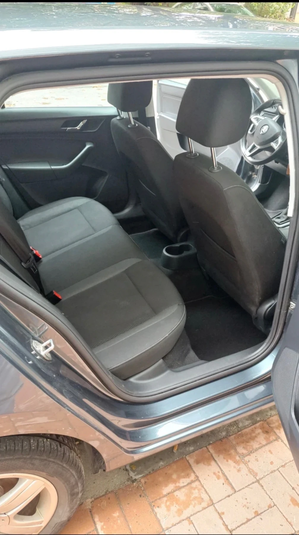 Skoda Rapid, снимка 6 - Автомобили и джипове - 53714761