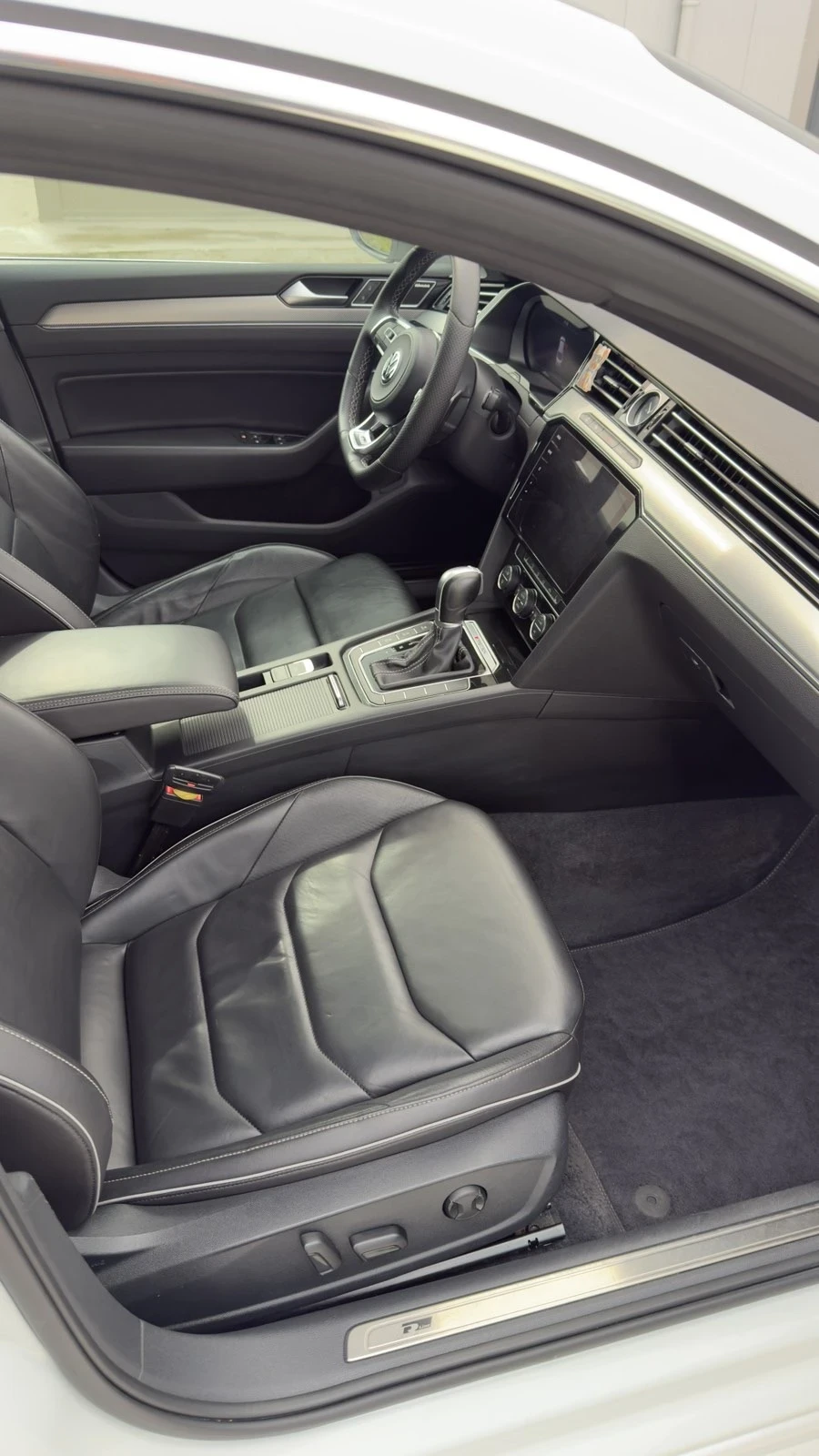 VW Arteon 2.0 BI TURBO R LINE 240 кс 4x4, снимка 8 - Автомобили и джипове - 53766719