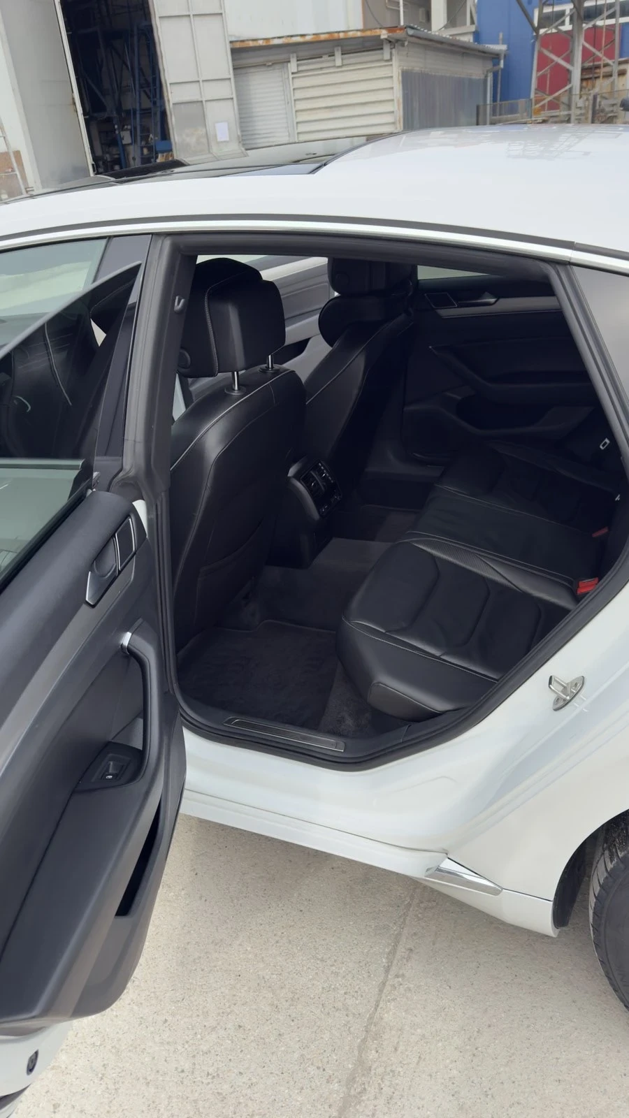 VW Arteon 2.0 BI TURBO R LINE 240 кс 4x4, снимка 16 - Автомобили и джипове - 53766719