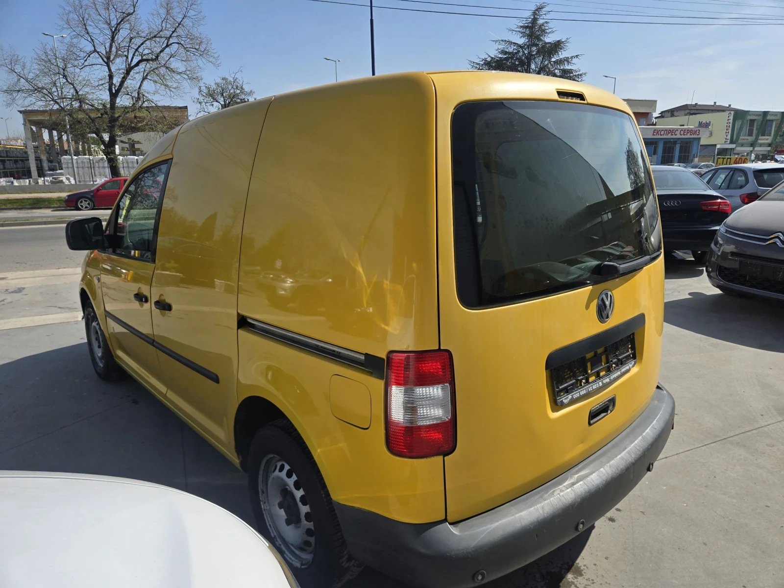 VW Caddy, снимка 4 - Автомобили и джипове - 54223846