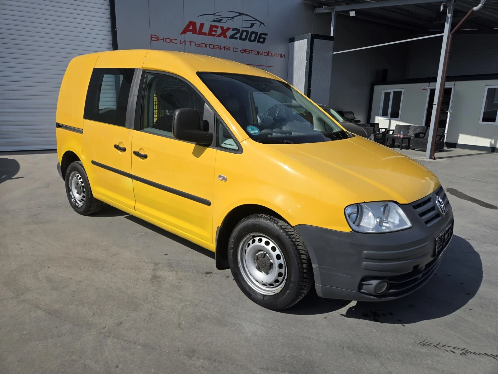 VW Caddy, снимка 2 - Автомобили и джипове - 54223846