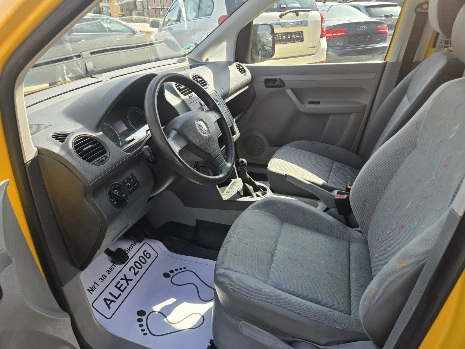 VW Caddy, снимка 5 - Автомобили и джипове - 54223846