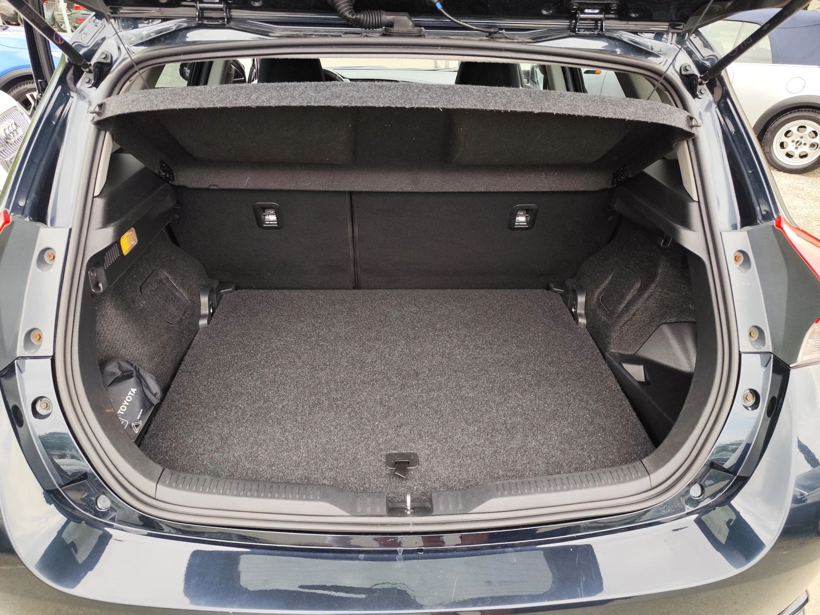 Toyota Auris  1.8HYBRID* EURO6B* LED* , снимка 14 - Автомобили и джипове - 54607682