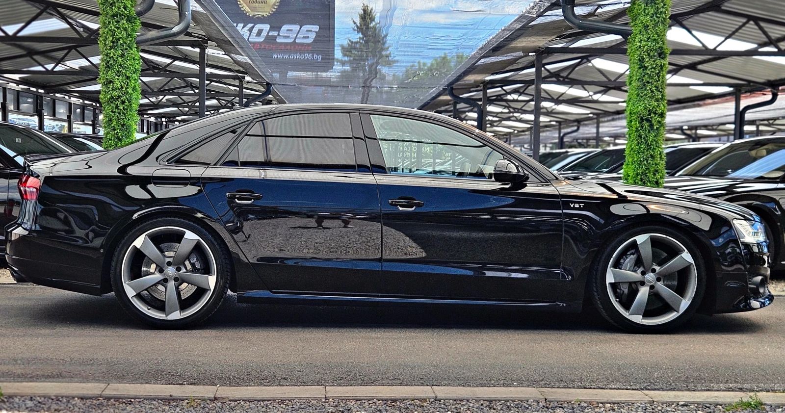 Audi S8 PLUS/CERAMIC/DISTR/360CAM/МАСАЖ/ОБДУХ/ВАКУУМ/LIZIN, снимка 4 - Автомобили и джипове - 54719212