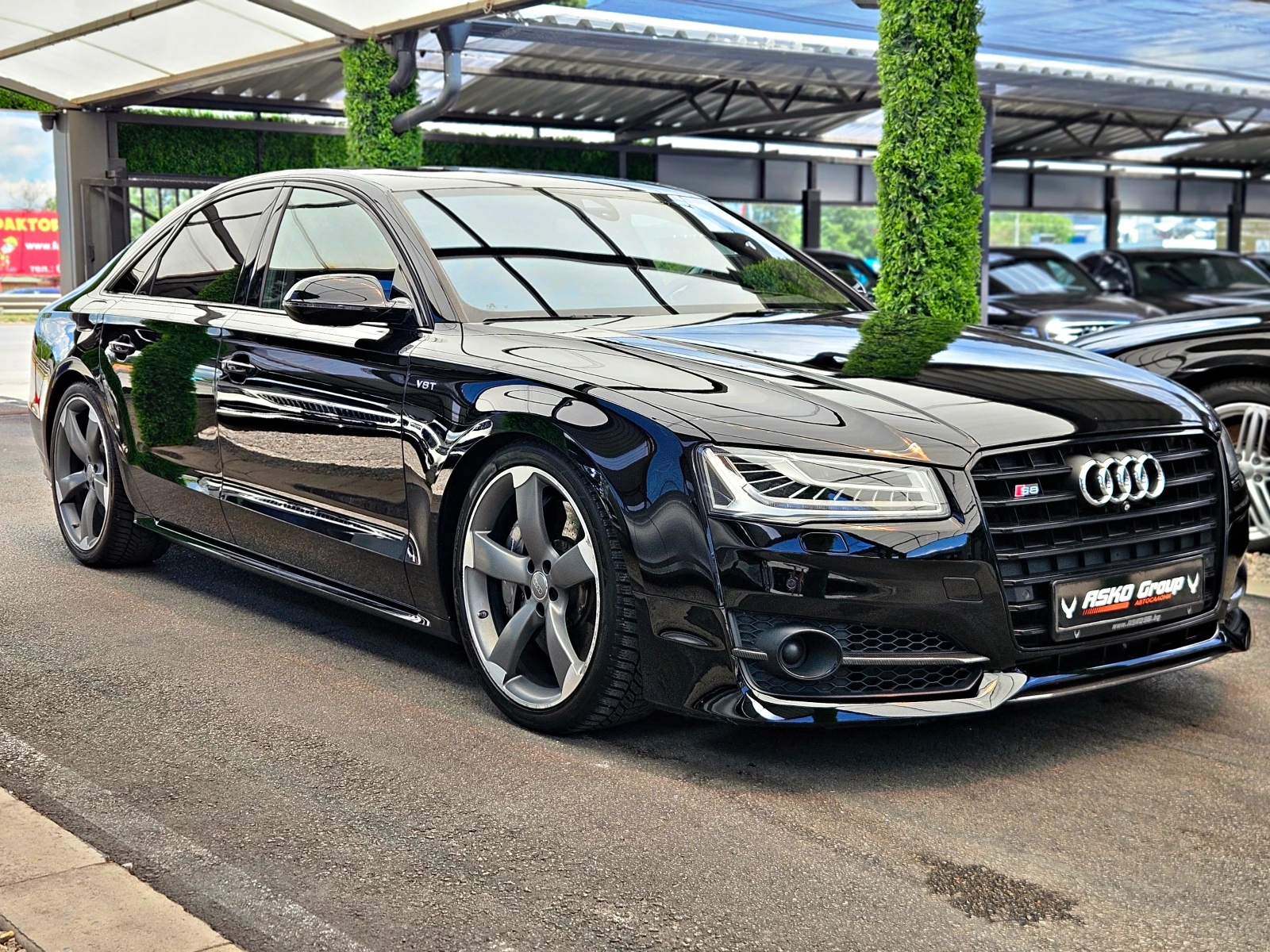 Audi S8 PLUS/CERAMIC/DISTR/360CAM/МАСАЖ/ОБДУХ/ВАКУУМ/LIZIN, снимка 3 - Автомобили и джипове - 54719212