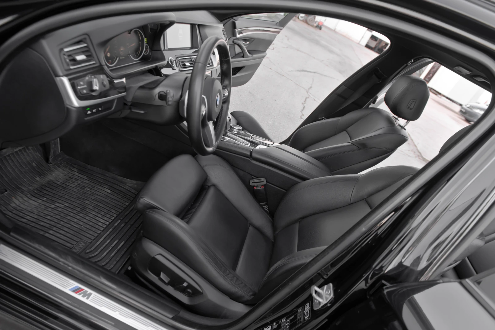 BMW 530 X-DRIVE, снимка 9 - Автомобили и джипове - 54981912