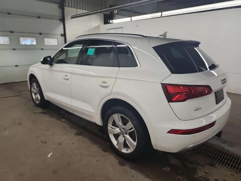 Audi Q5 * TECHNIK * РЕАЛНИ КИЛОМЕТРИ* ПАНОРАМА* ПОДГРЕВИ* , снимка 4 - Автомобили и джипове - 53513842
