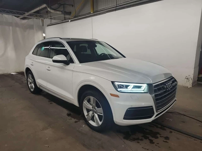 Audi Q5 * TECHNIK * РЕАЛНИ КИЛОМЕТРИ* ПАНОРАМА* ПОДГРЕВИ* , снимка 2 - Автомобили и джипове - 53513842