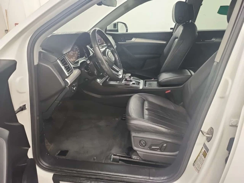 Audi Q5 * TECHNIK * РЕАЛНИ КИЛОМЕТРИ* ПАНОРАМА* ПОДГРЕВИ* , снимка 5 - Автомобили и джипове - 53513842