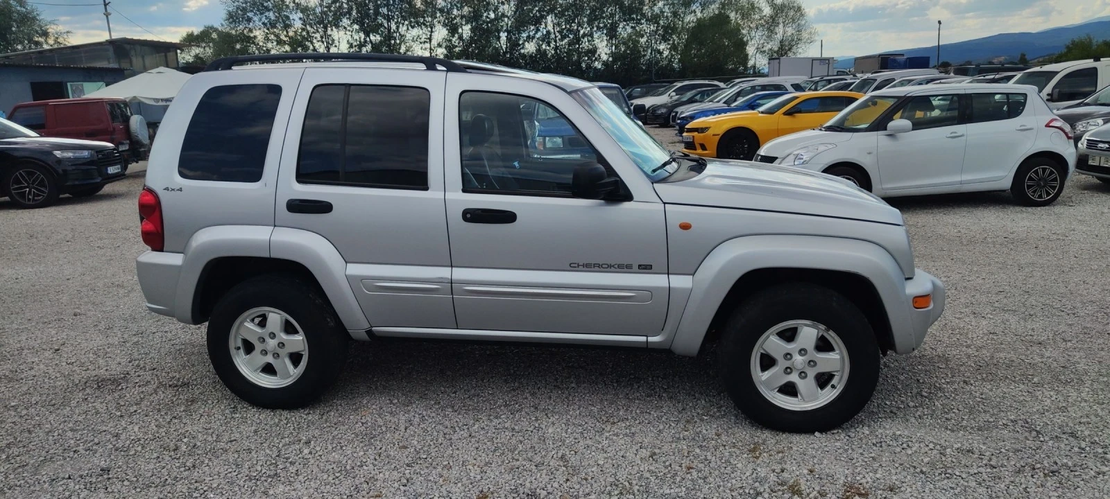 Jeep Cherokee 3.7 LIBERTY  - изображение 3