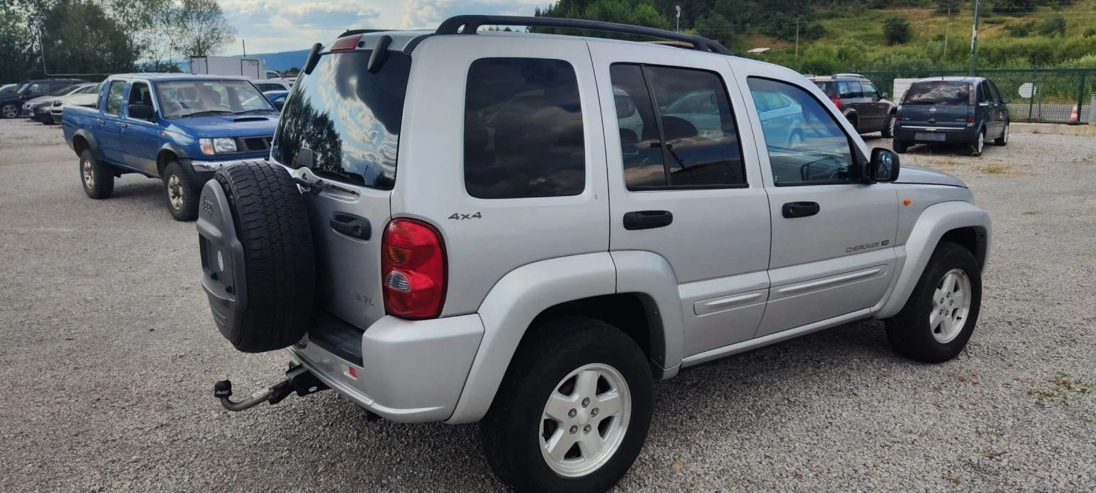 Jeep Cherokee 3.7 LIBERTY  - изображение 2