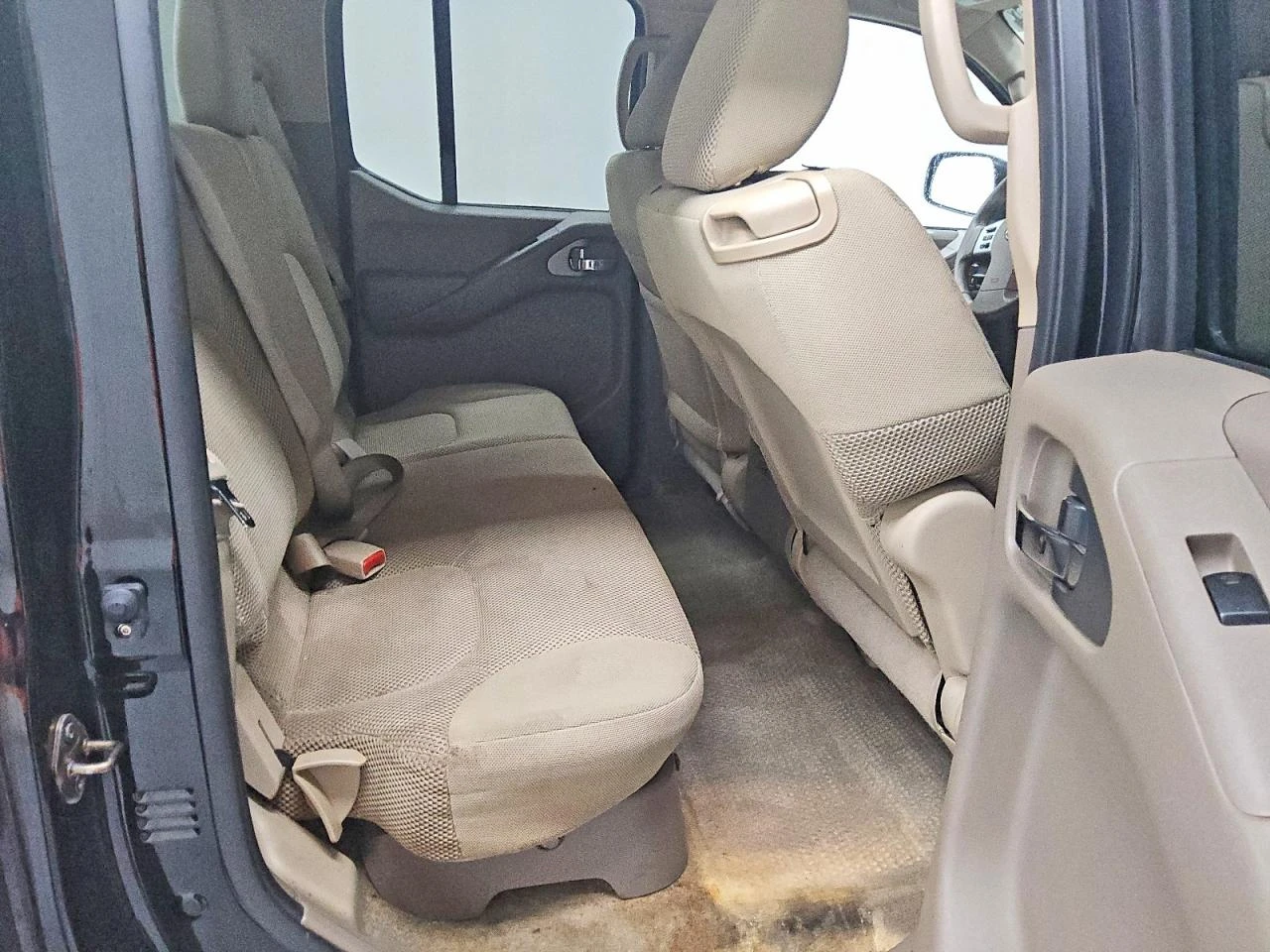 Nissan Frontier S 4X4, снимка 9 - Автомобили и джипове - 54509436