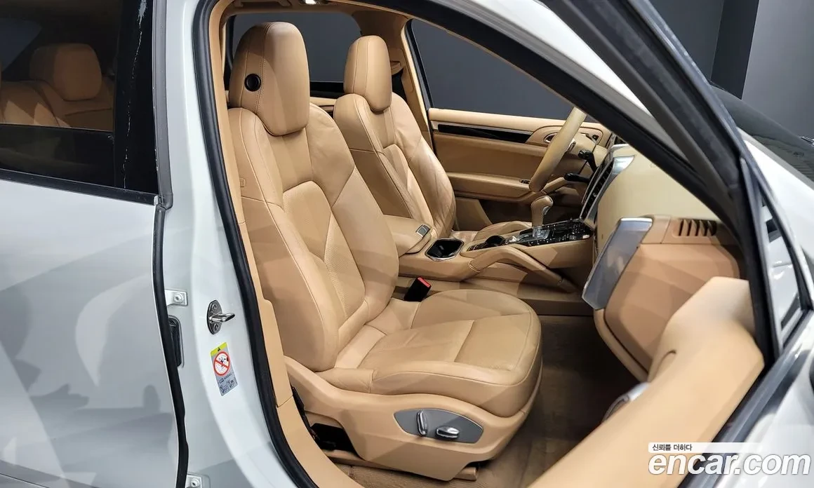 Porsche Cayenne HYBRID* 380кс+ * Шибедах* Подгрев* Лизинг, снимка 10 - Автомобили и джипове - 54611508