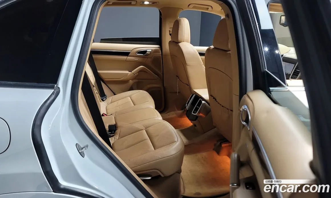 Porsche Cayenne HYBRID* 380кс+ * Шибедах* Подгрев* Лизинг, снимка 12 - Автомобили и джипове - 54611508
