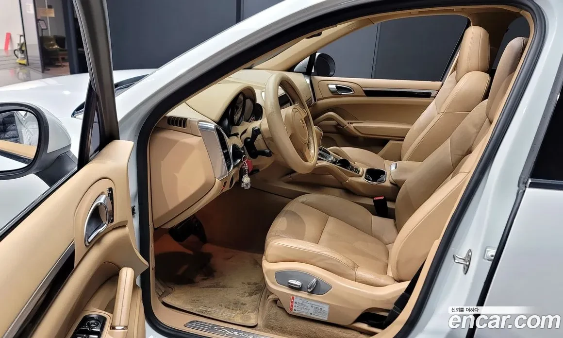 Porsche Cayenne HYBRID* 380кс+ * Шибедах* Подгрев* Лизинг, снимка 11 - Автомобили и джипове - 54611508