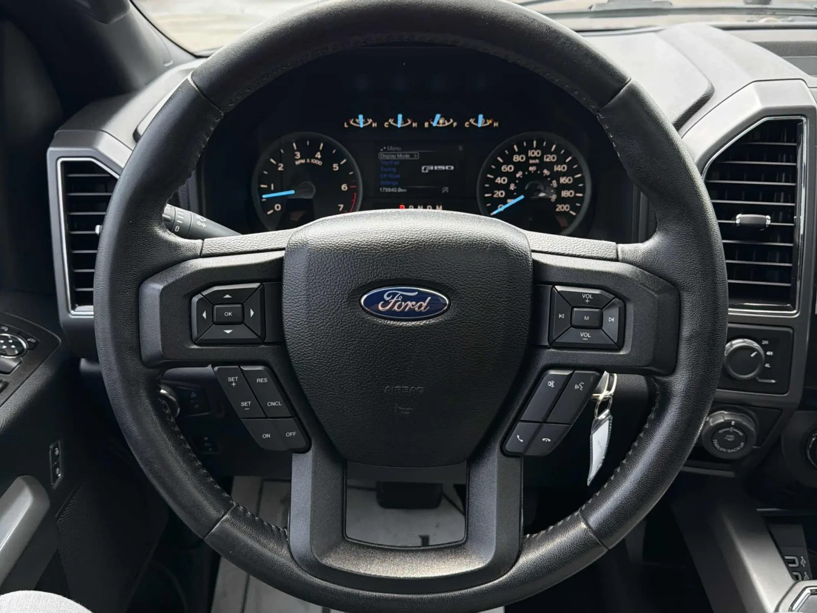 Ford F150 4WD SuperCrew Box * V8 * ПАНОРАМА * CARFAX, снимка 9 - Автомобили и джипове - 54963705