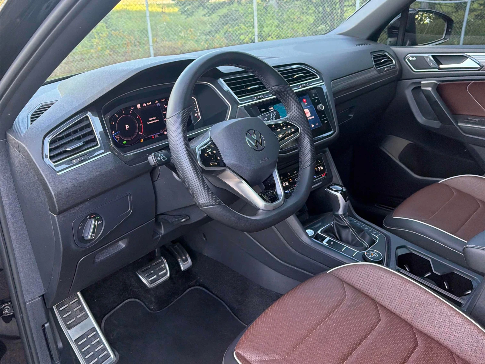 VW Tiguan Highline R Line / 360 / FENDER / ОБДУХВАНЕ, снимка 5 - Автомобили и джипове - 55857331