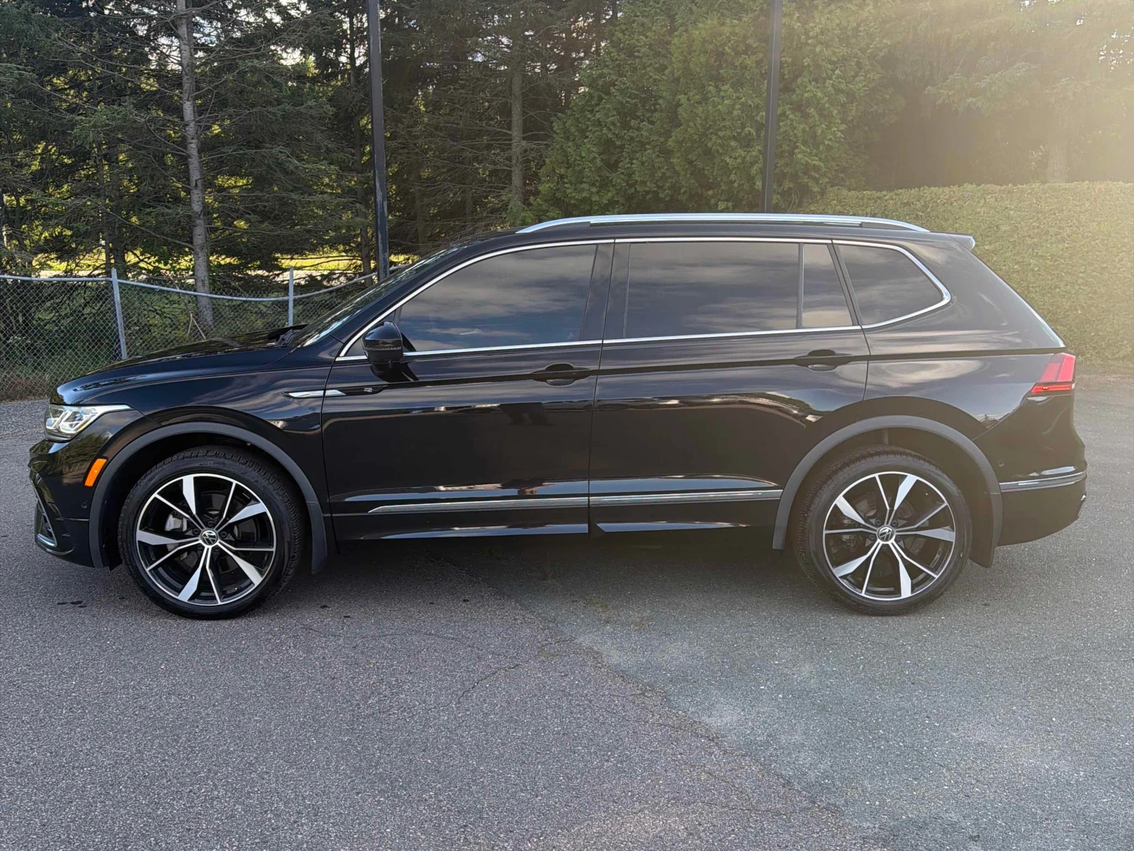 VW Tiguan Highline R Line / 360 / FENDER / ОБДУХВАНЕ, снимка 16 - Автомобили и джипове - 55857331