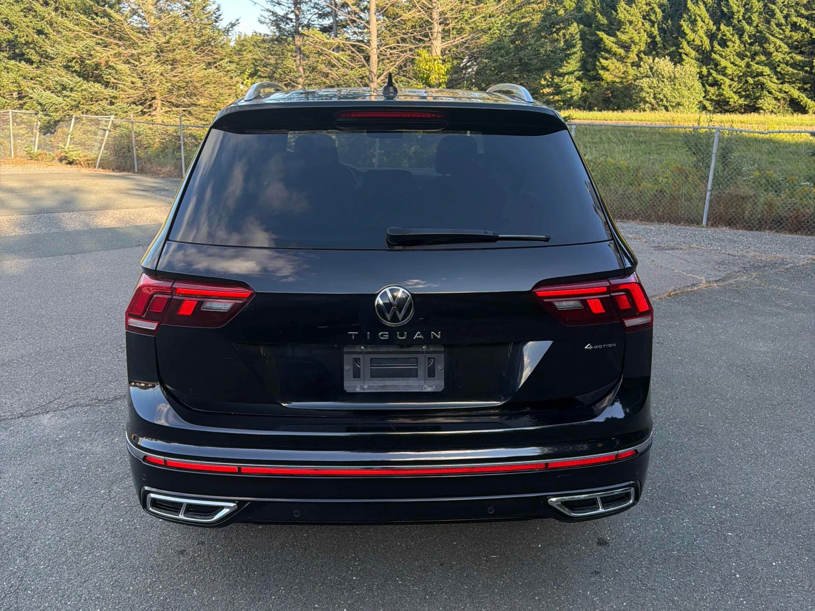 VW Tiguan Highline R Line / 360 / FENDER / ОБДУХВАНЕ, снимка 4 - Автомобили и джипове - 55857331