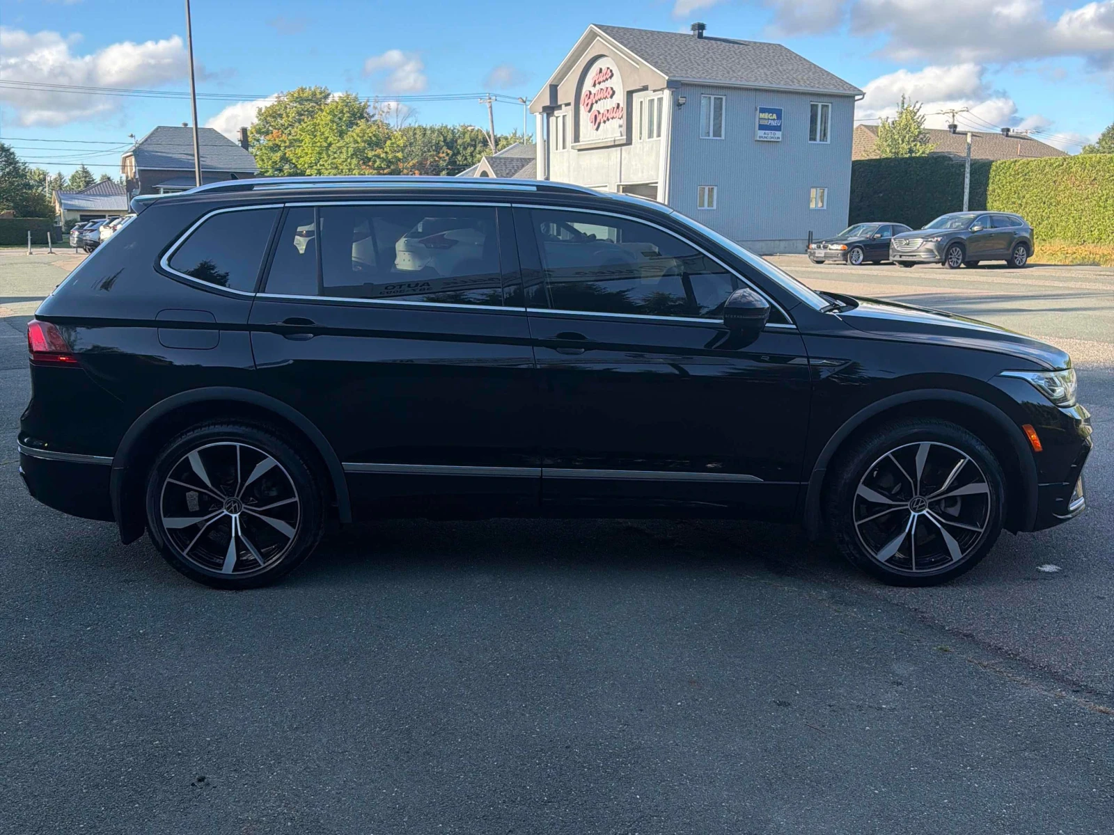VW Tiguan Highline R Line / 360 / FENDER / ОБДУХВАНЕ, снимка 3 - Автомобили и джипове - 55857331