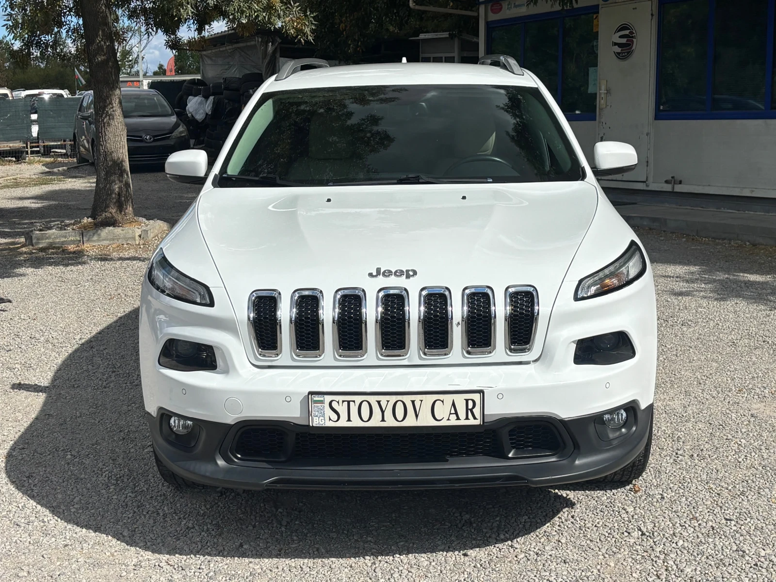 Jeep Cherokee 2.2 TD, снимка 2 - Автомобили и джипове - 56208823