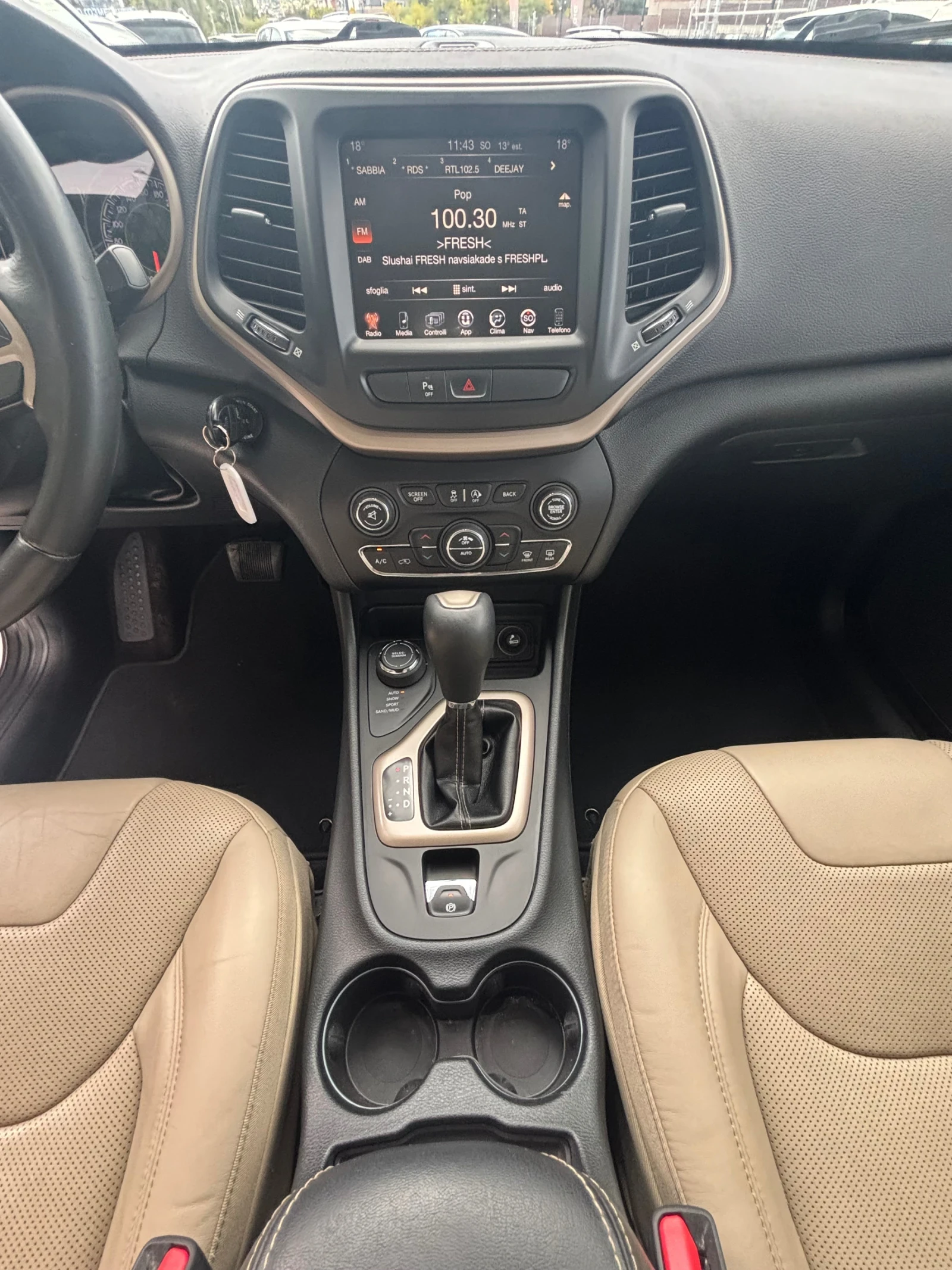 Jeep Cherokee 2.2 TD, снимка 14 - Автомобили и джипове - 56208823