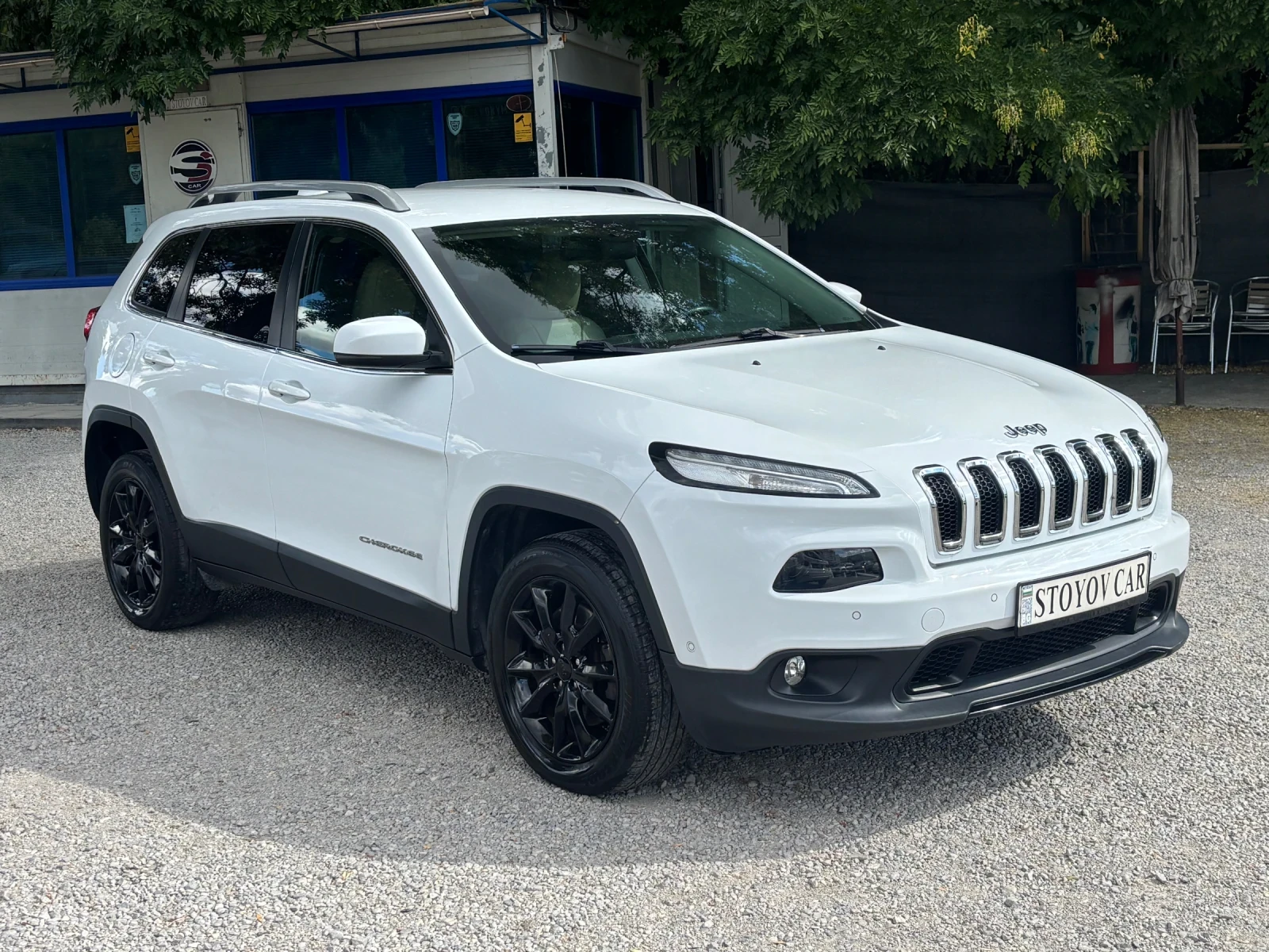 Jeep Cherokee 2.2 TD, снимка 3 - Автомобили и джипове - 56208823