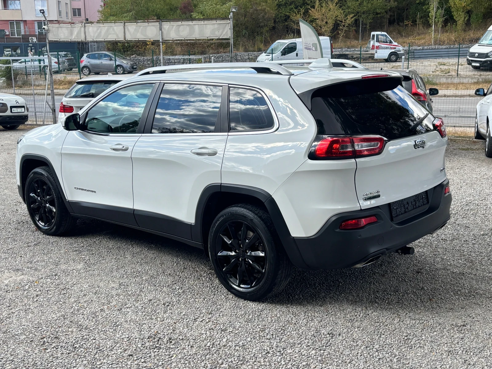 Jeep Cherokee 2.2 TD, снимка 4 - Автомобили и джипове - 56208823