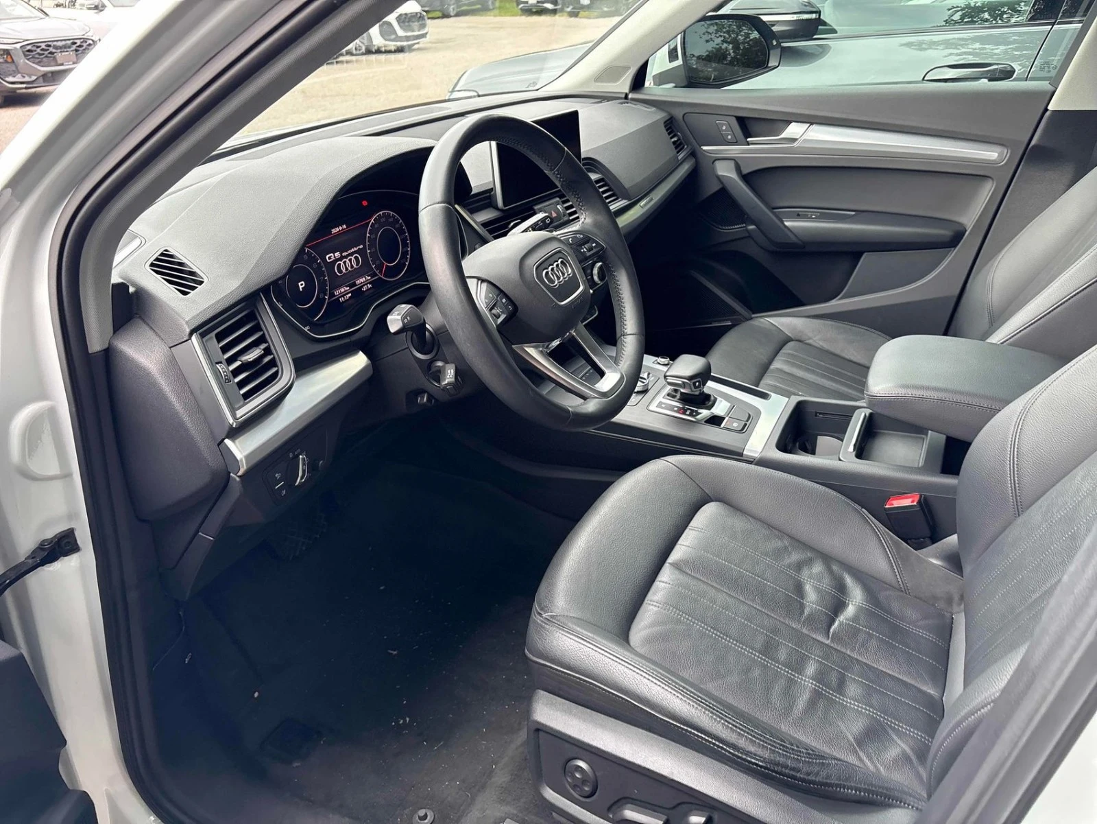 Audi Q5 * Bang & Olufsen * 360  * АвтоКредит (ЦЕНА ДО БГ), снимка 7 - Автомобили и джипове - 56240476