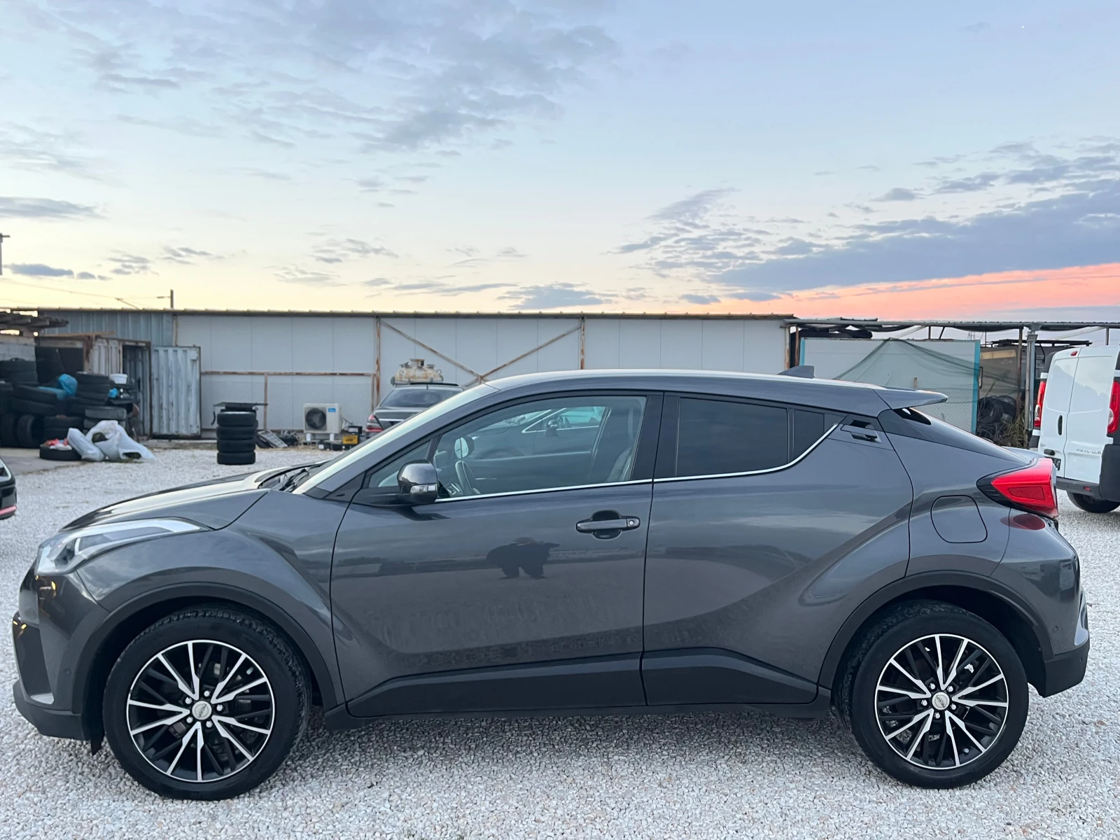 Toyota C-HR 1.2 i, -116к.с., ЛИЗИНГ, снимка 4 - Автомобили и джипове - 56739673